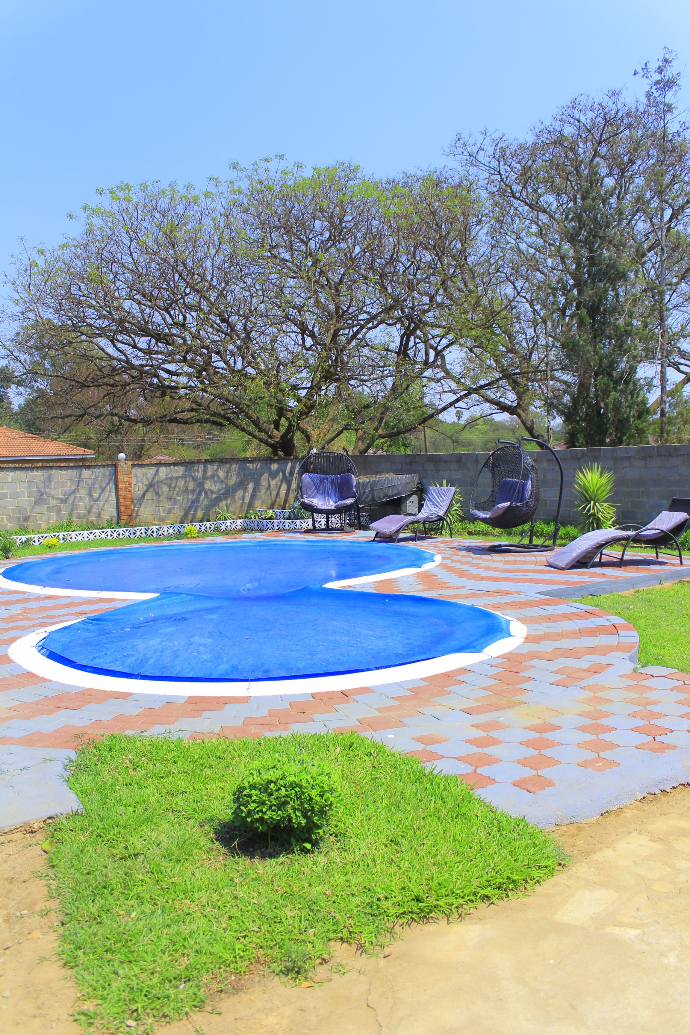 Serene Grounds & Pool